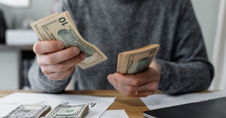 10 Money Management Tips for Young Professionals